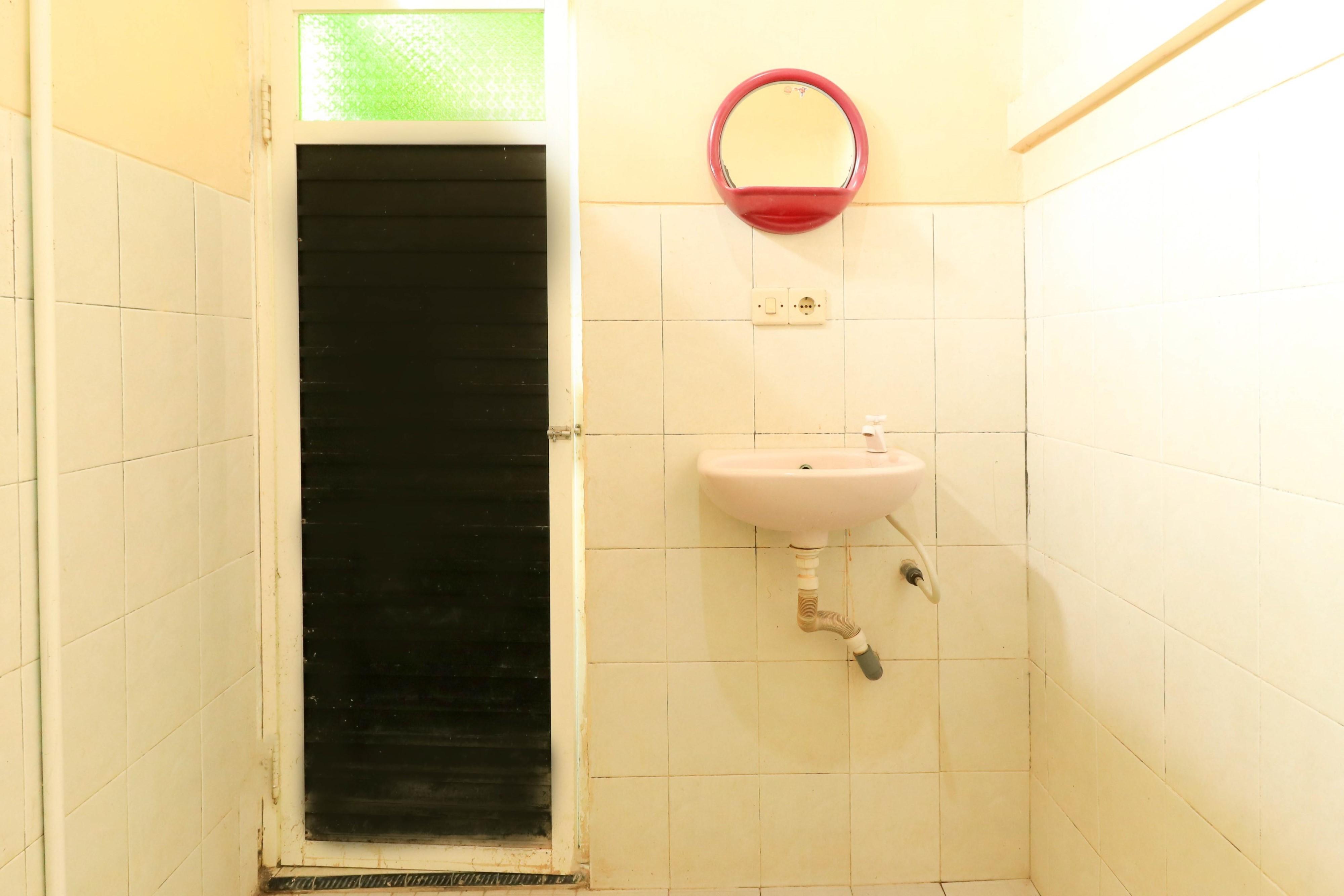 Penginapan Pondok Rizqi Syariah Brebek Exterior photo