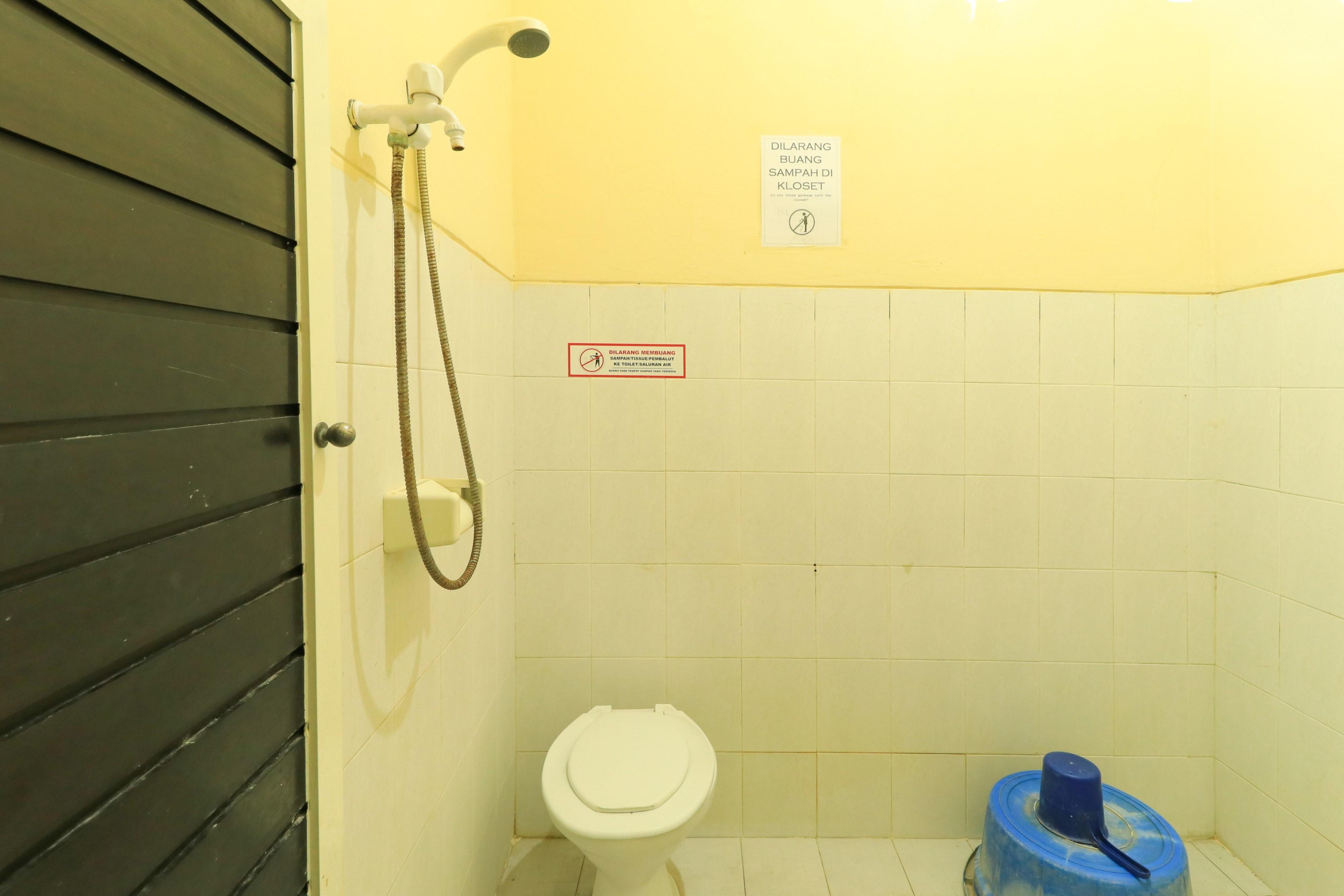 Penginapan Pondok Rizqi Syariah Brebek Exterior photo