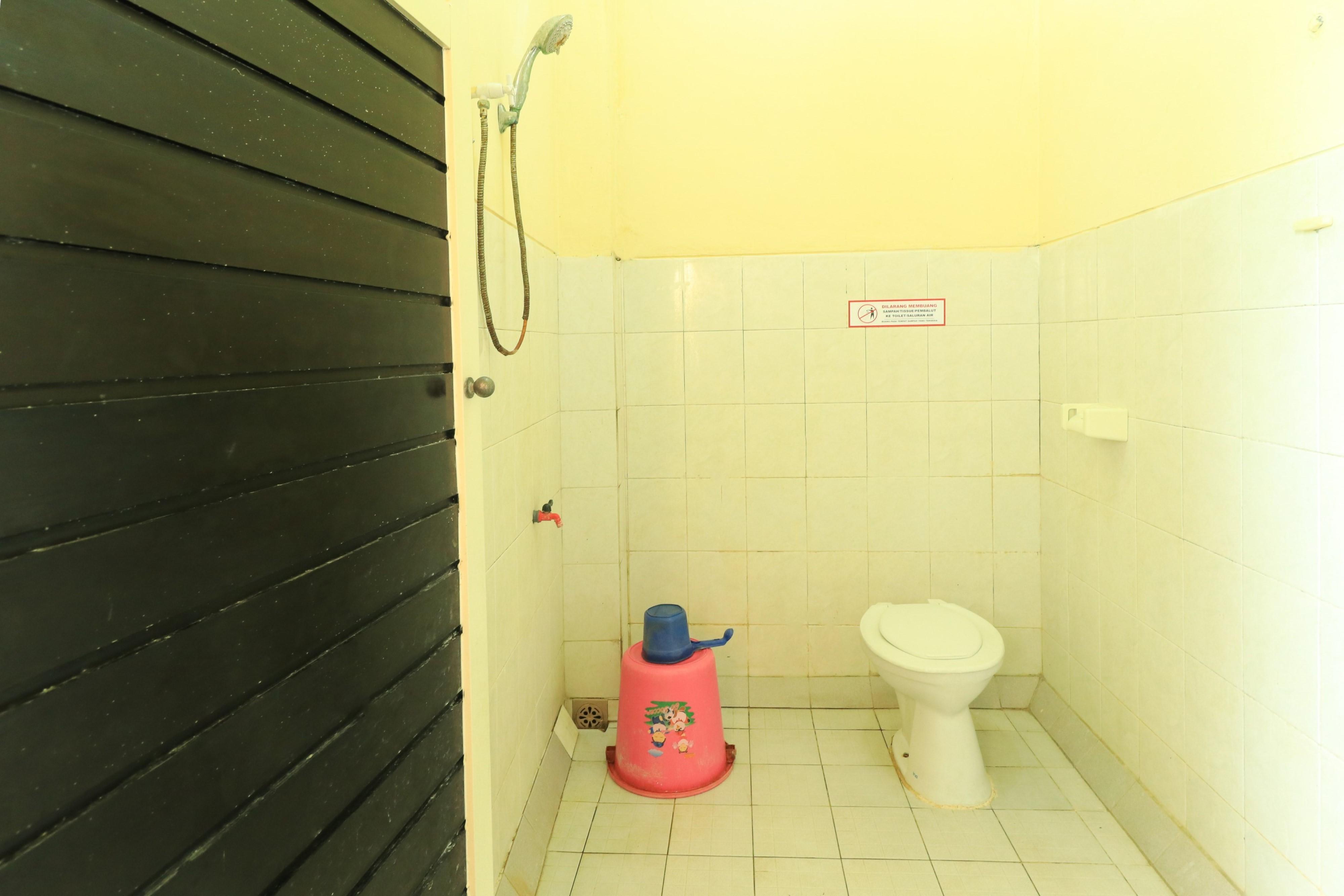 Penginapan Pondok Rizqi Syariah Brebek Exterior photo