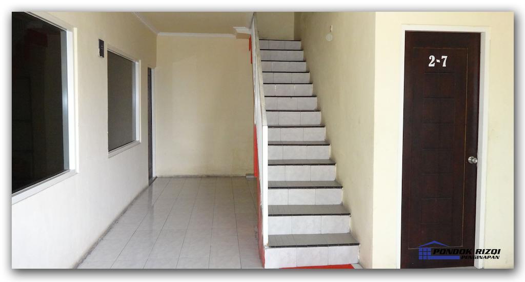 Penginapan Pondok Rizqi Syariah Brebek Exterior photo