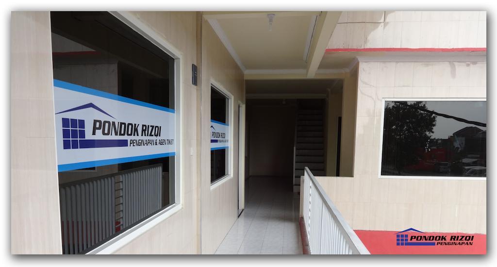 Penginapan Pondok Rizqi Syariah Brebek Exterior photo